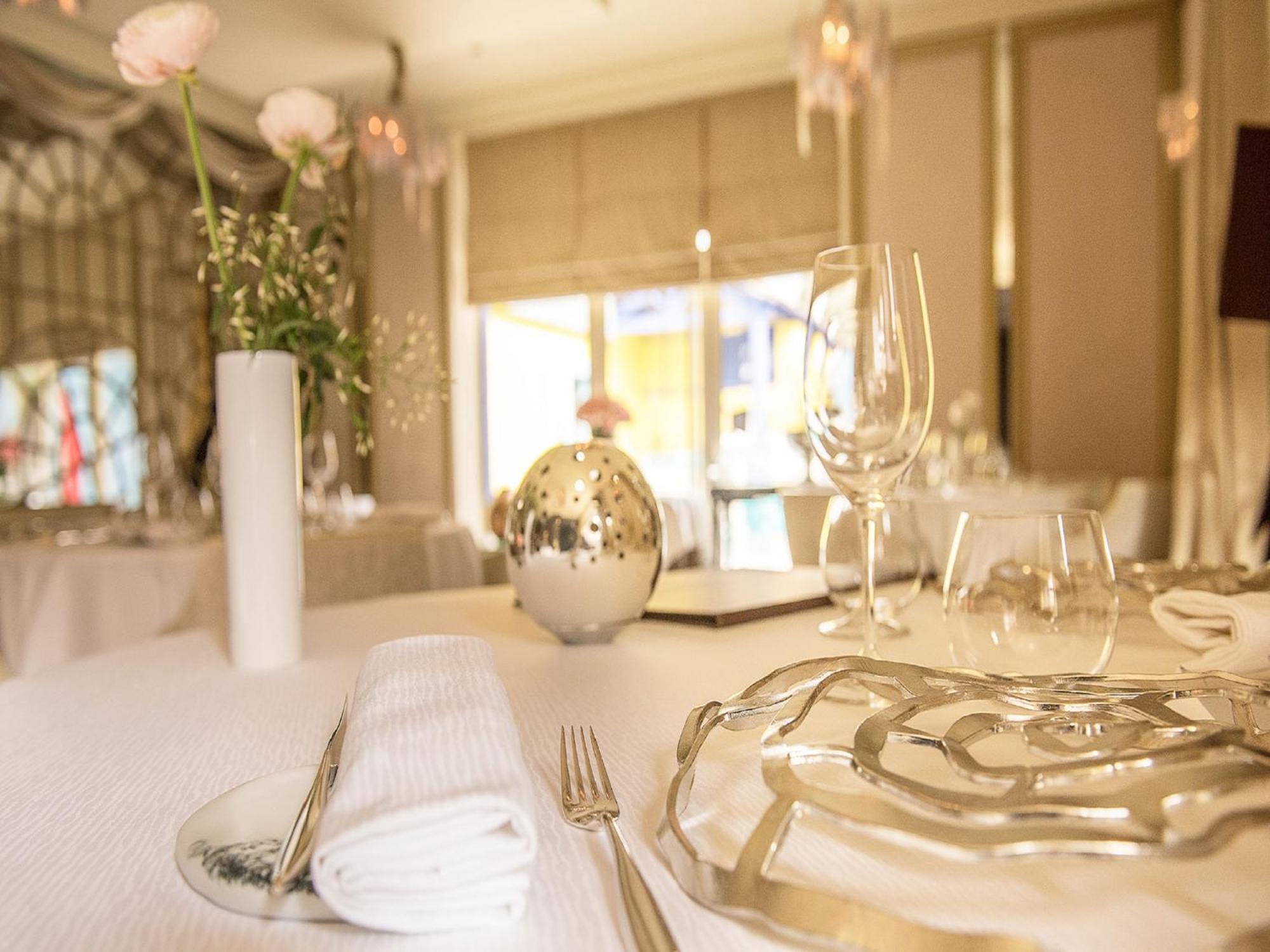 Le Stelsia Resort Saint-Sylvestre-sur-Lot Esterno foto