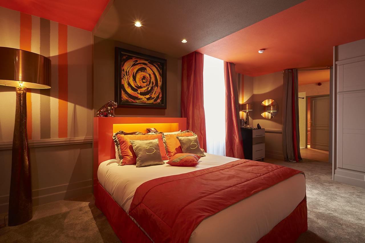 Le Stelsia Resort Saint-Sylvestre-sur-Lot Esterno foto
