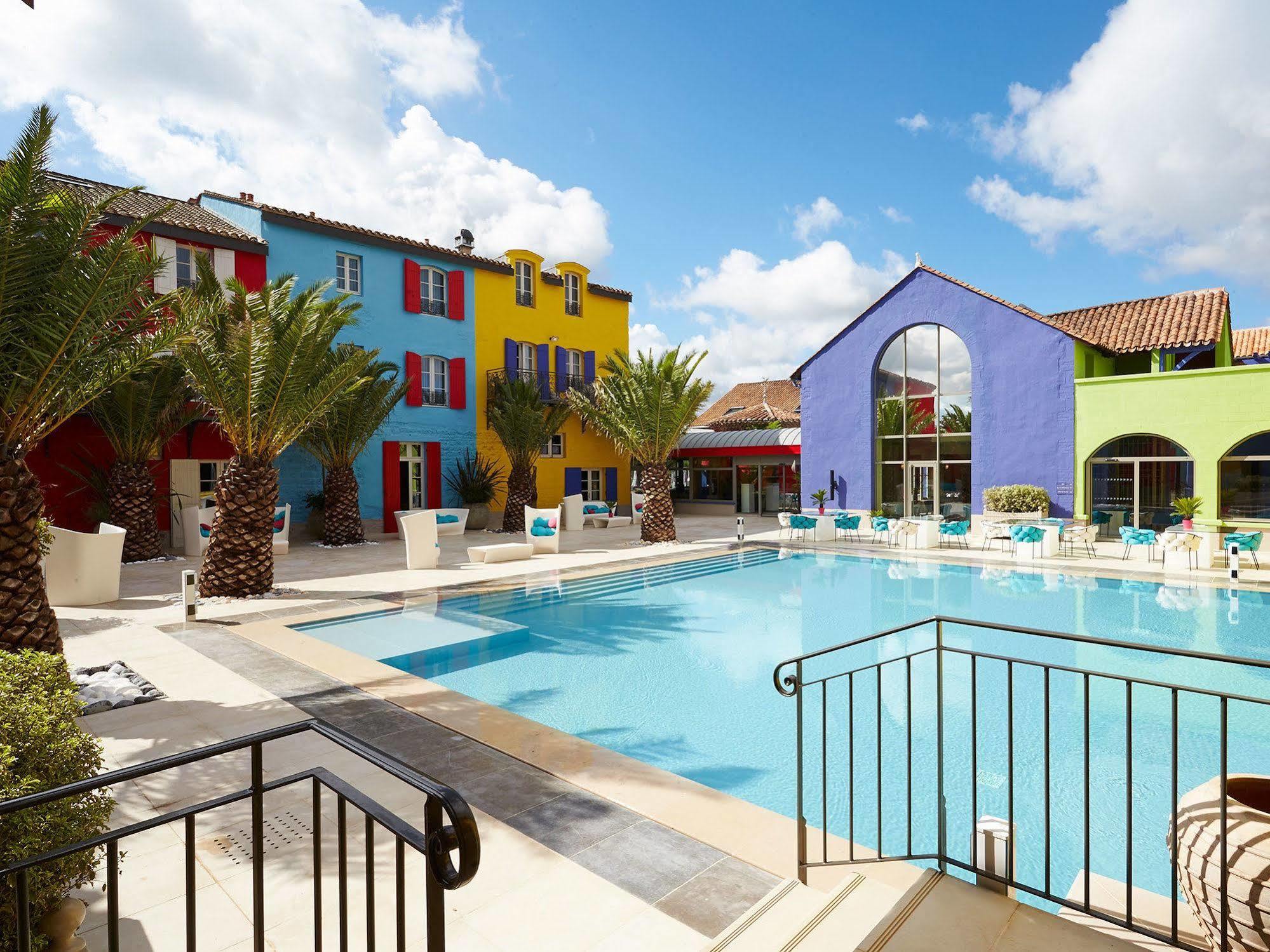 Le Stelsia Resort Saint-Sylvestre-sur-Lot Esterno foto