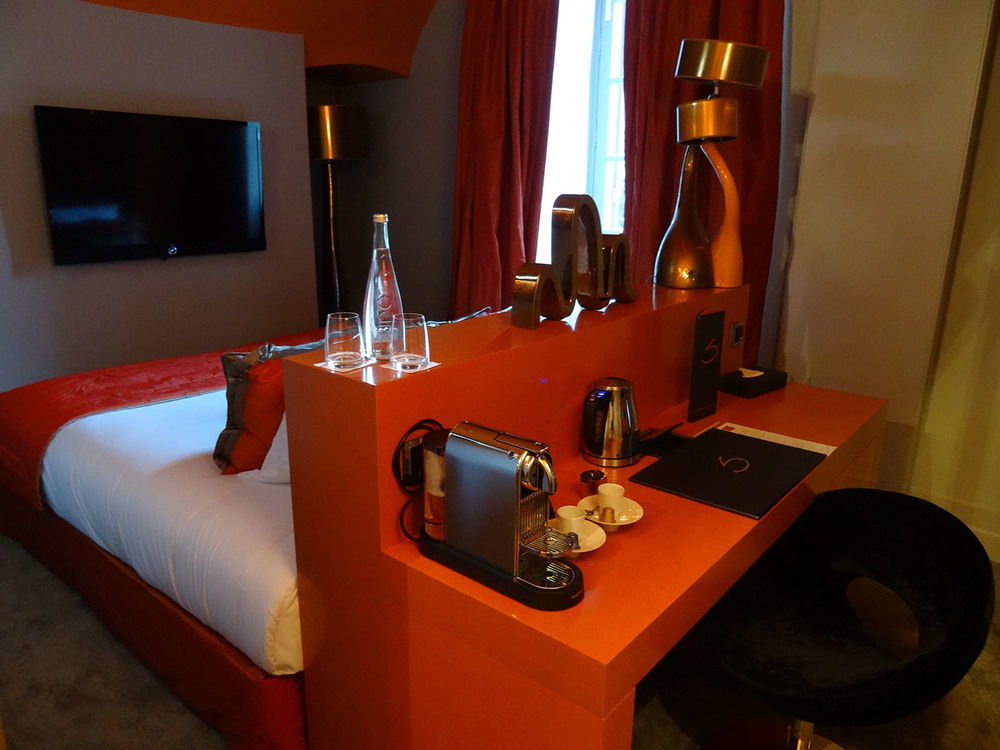 Le Stelsia Resort Saint-Sylvestre-sur-Lot Esterno foto